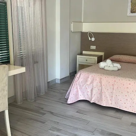 אתר נופש Solemare Club Village קאפו ואטיצ'אנו